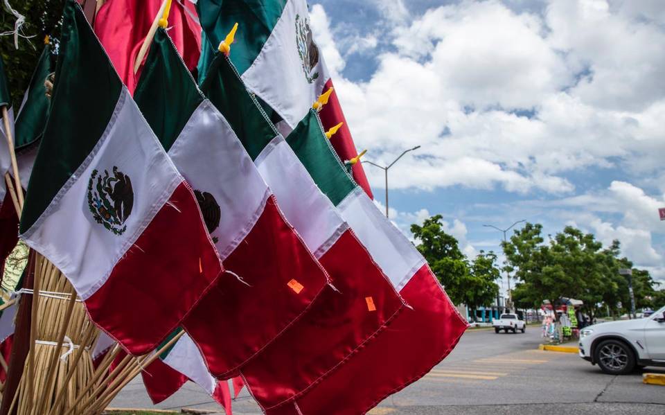 Ewell Derecho administración Venta de banderas, una tradición mexicana la pandemia ha extinguido - El  Sol de Sinaloa | Noticias Locales, Policiacas, sobre México, Sinaloa y el  Mundo